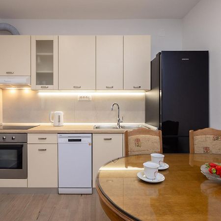 Apartments Paladin Makarska Eksteriør bilde